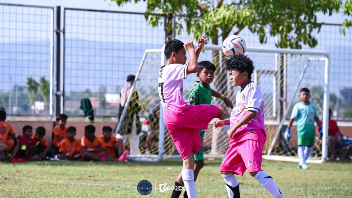 Al Azhaar Football Club: Membangun Atlet Sepak Bola Muda Berkarakter di Tulungagung