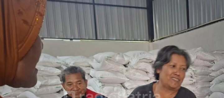 Bantuan Beras 30 kg untuk 19 Ribu Keluarga Miskin di Kota Blitar