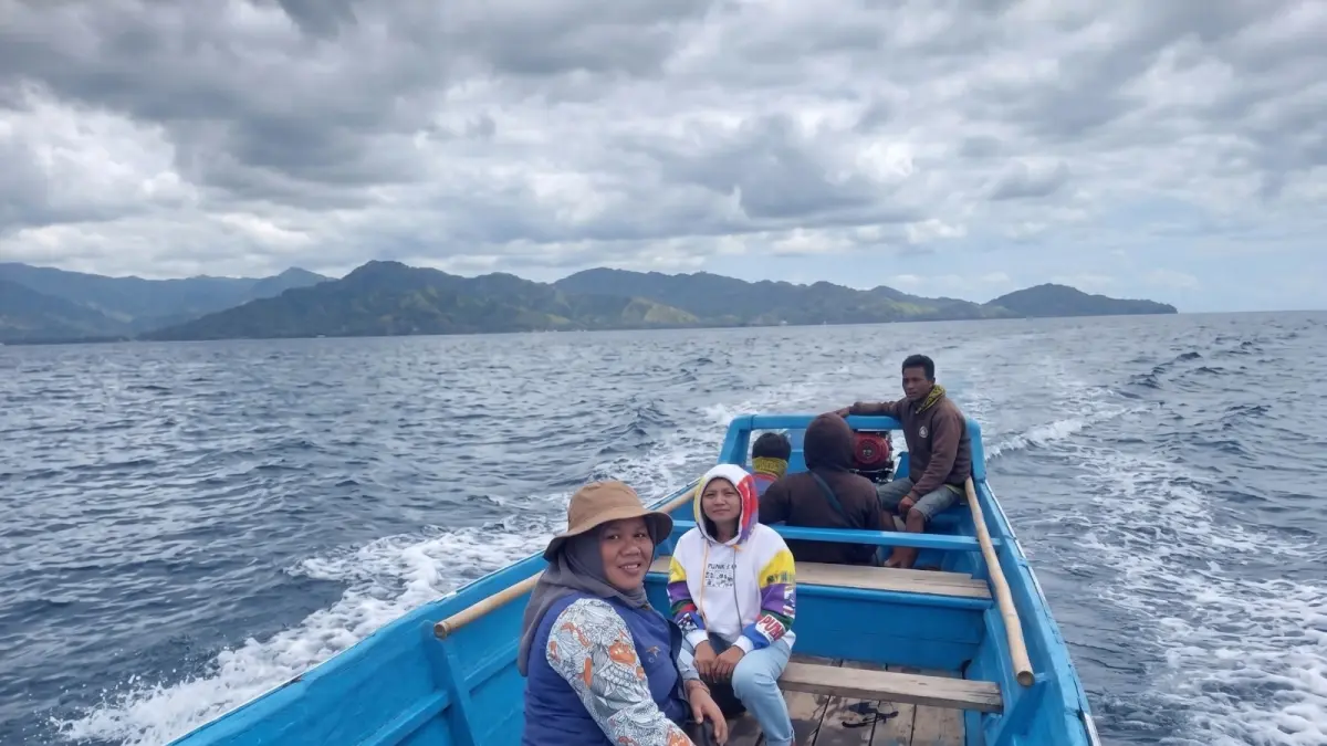 Dedikasi Mantri BRI: Membuka Peluang Keuangan untuk Nelayan di Pulau Kelang, Seram