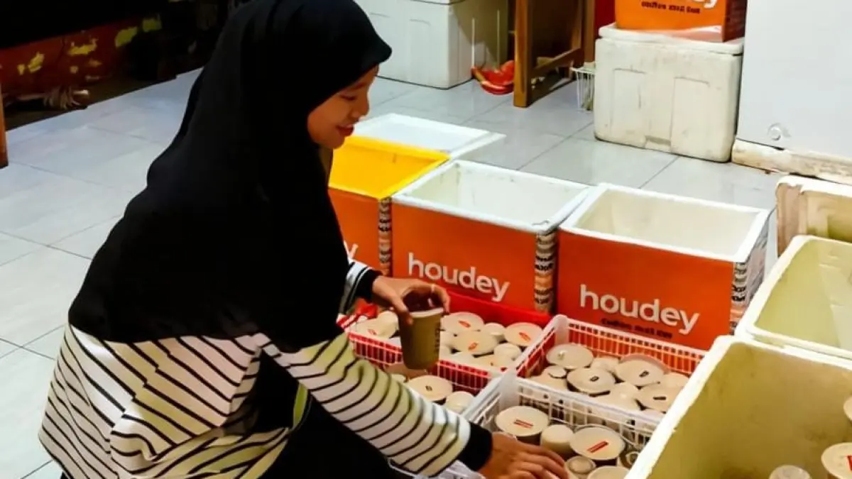 Houdey Coffee and Tea: Inovasi Bisnis Kuliner Sifa Amelina di Blitar