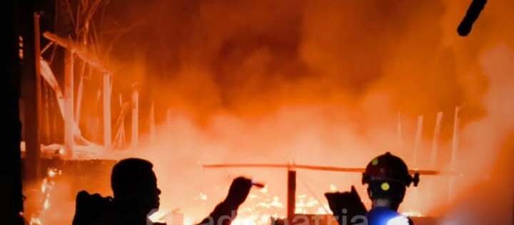 Kebakaran Kandang Ayam di Desa Bendungan Diduga akibat Kebocoran Gas: Kerugian Menghampiri Satu Miliar Rupiah