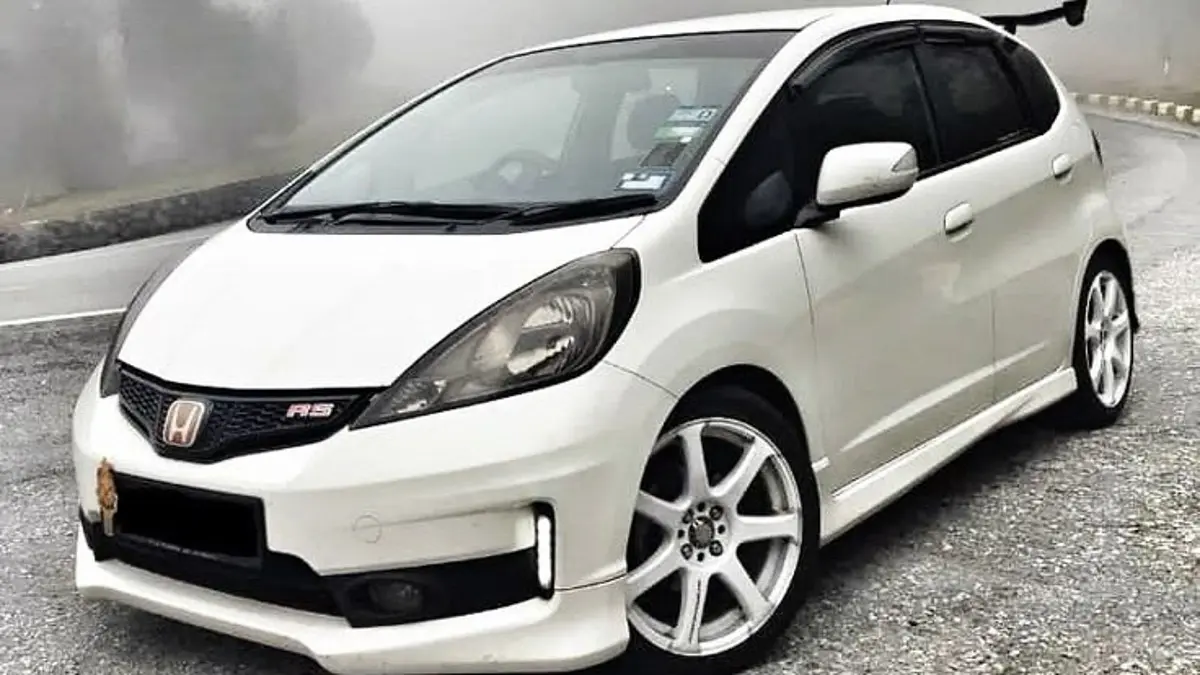 Kepopuleran Honda Jazz GE8 di Blitar: Desain Menarik dan Kenyamanan yang Tak Terlupakan