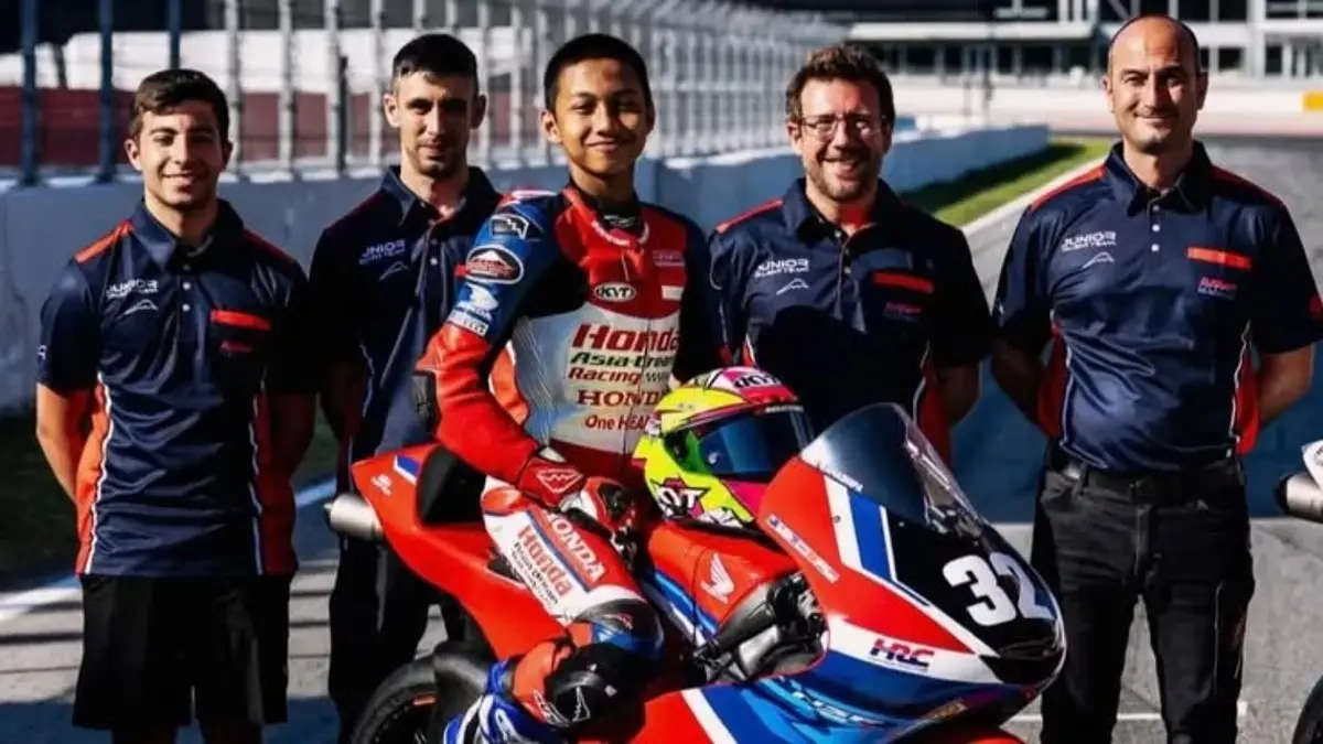 Kiandra Ramadhipa Raih Kemenangan Dramatis di Estoril, Tunjukkan Mental Juara di Moto3