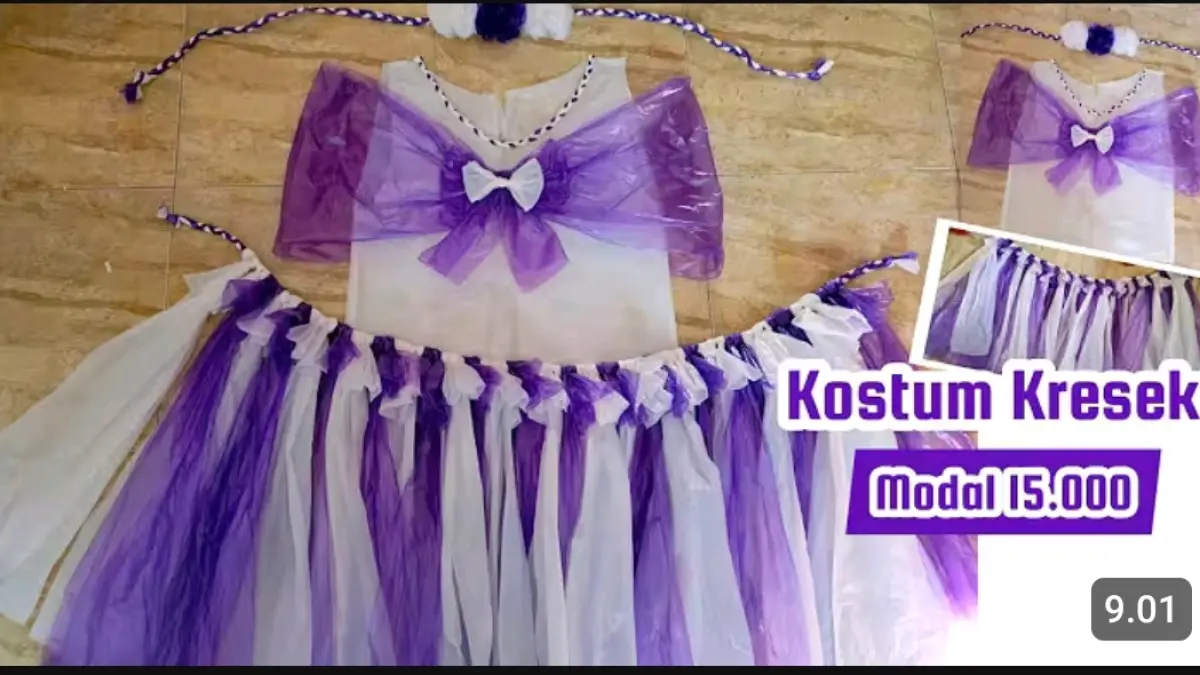 Kreativitas Kostum Kresek Ungu Putih untuk Merayakan Kemerdekaan di Blitar