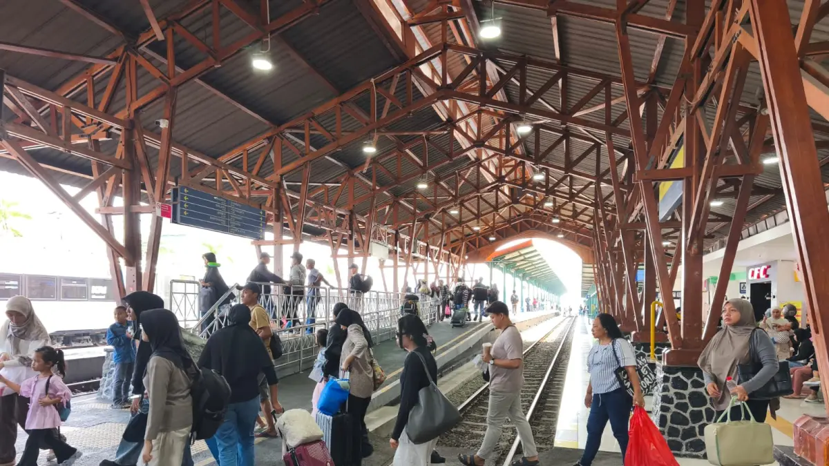 Lonjakan Penumpang di Stasiun Blitar Selama Libur HUT Kemerdekaan RI: Sudah 6.447 Orang Berangkat dan Tiba