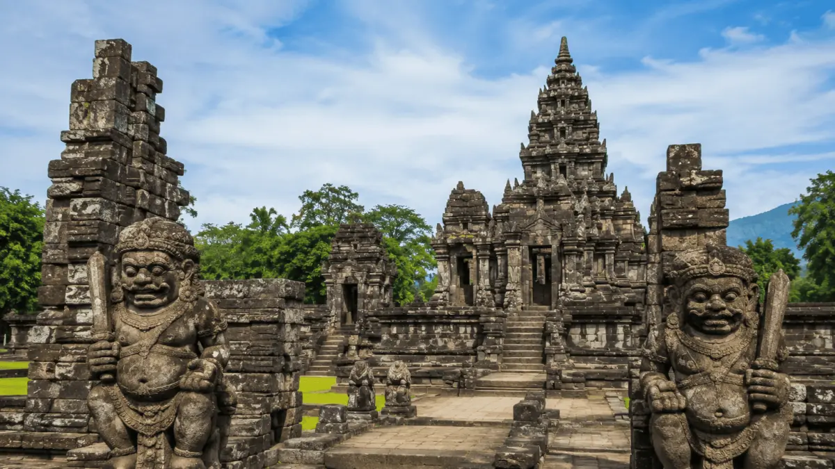 Menelusuri Keunikan Candi Penataran: Dari Relief Letusan Gunung Kelud hingga Patung Mirip Kebudayaan Maya