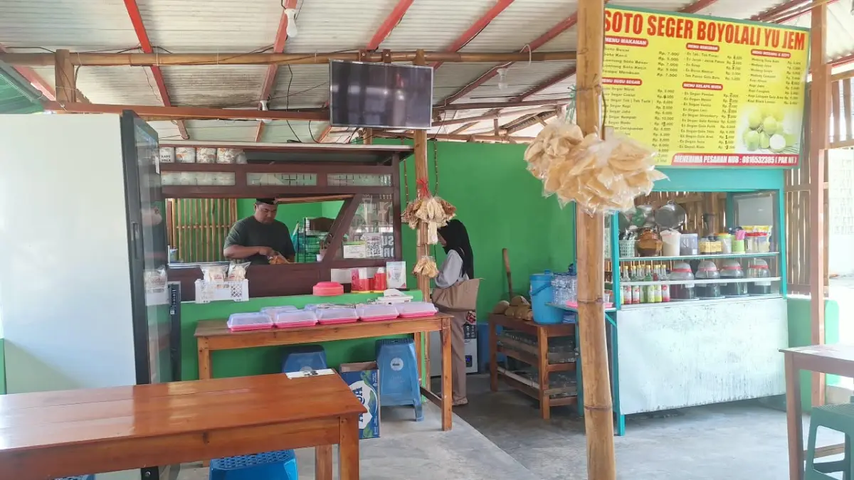 Nikmati Lezatnya Soto Seger Boyolali Yu Jem Blitar, Sajian Hangat Penuh Rasa