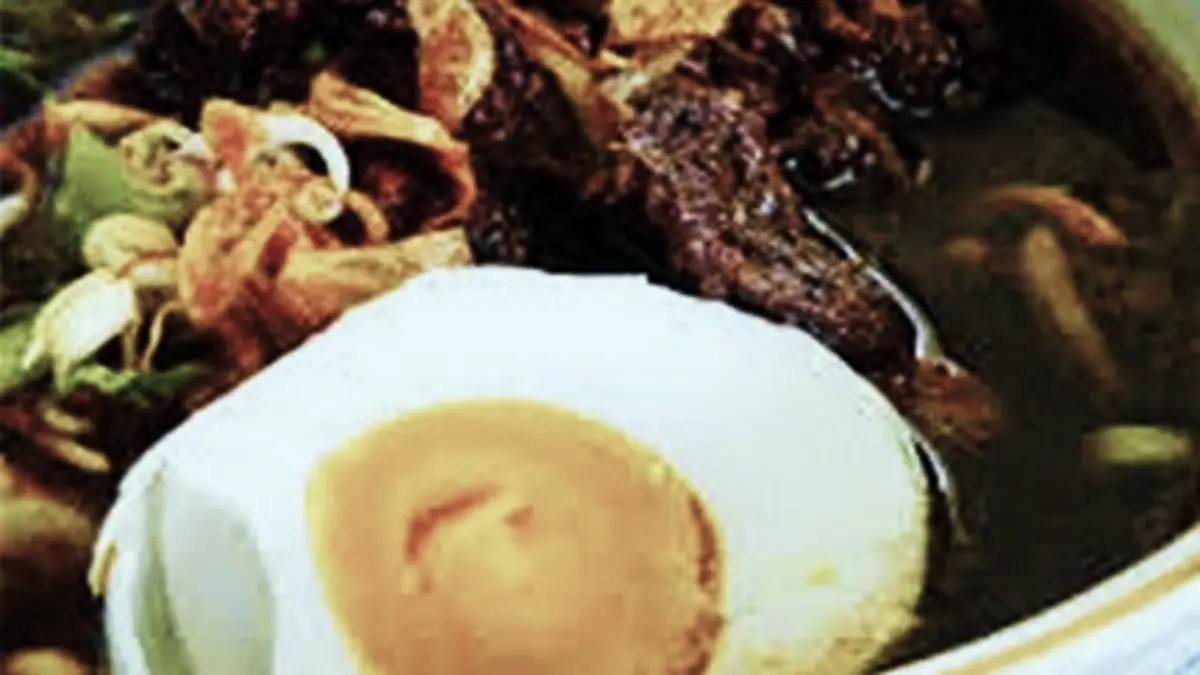 Nikmati Sensasi Rawon Setan Surabaya: Kuliner Legendaris dengan Daging Bersar