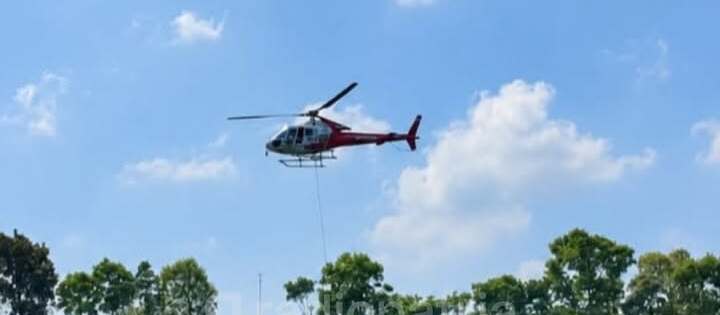Operasi Water Bombing Terus Dilakukan untuk Penanggulangan Kebakaran Hutan di Gunung Butak