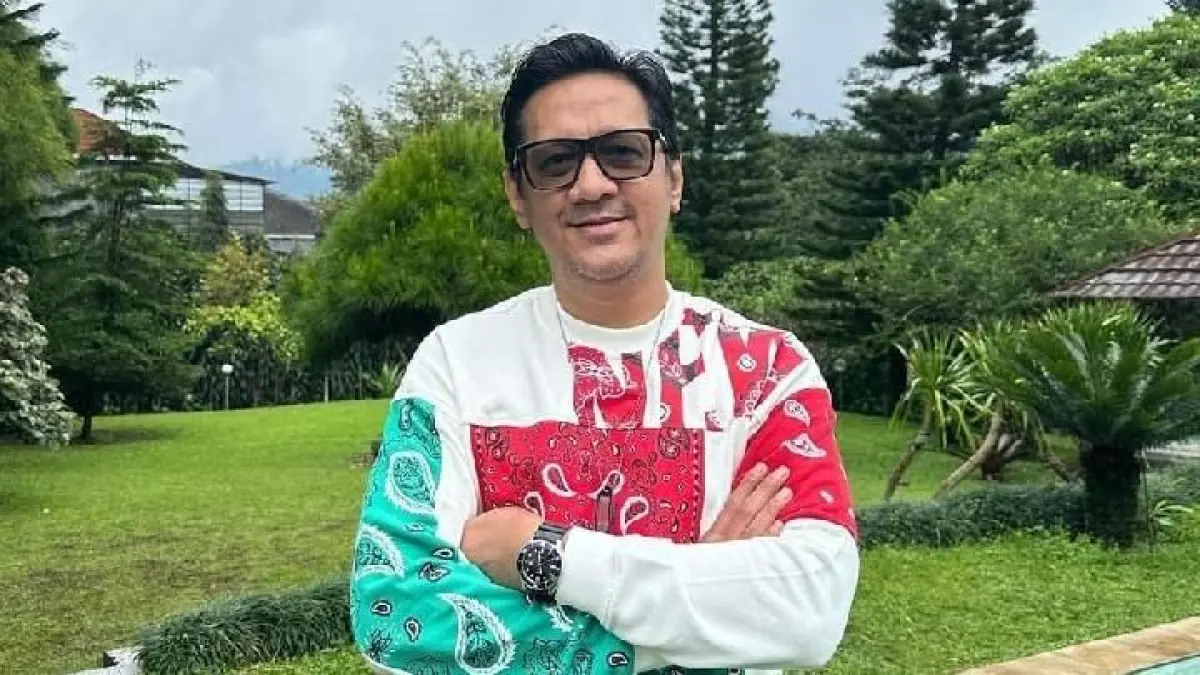 Pak Haji Tanggapi Gimik Romantis Netizen dengan Santai: Cekatan dalam Komedi