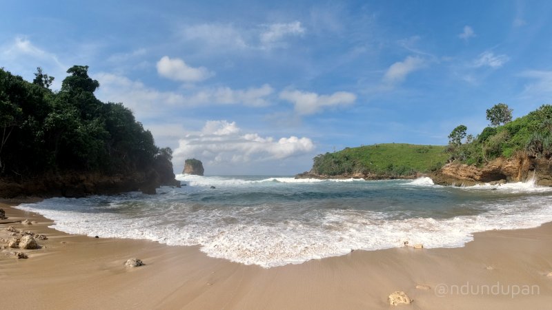 Pantai Dung Dowo Blitar: Surga Tersembunyi untuk Pecinta Petualangan yang Menakjubkan