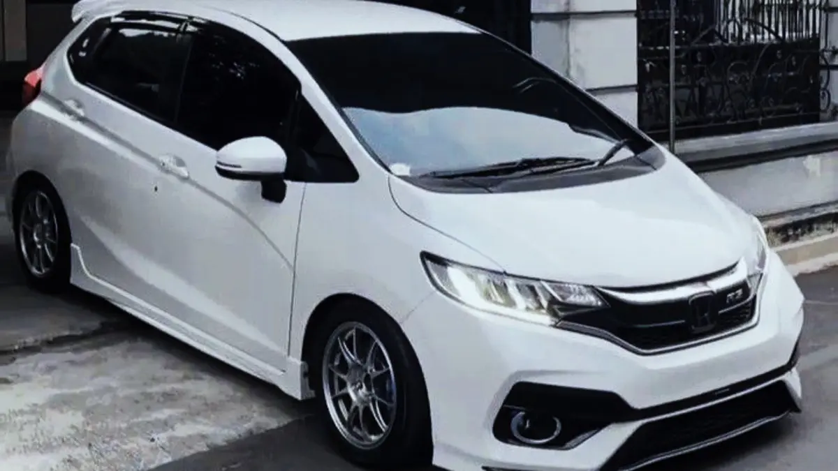 Perbandingan Mendalam Honda Jazz GE8 dan GK5: Pilih yang Tepat untuk Anda!