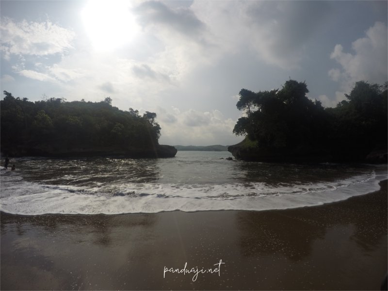 Pesona Pantai Maesan Padang Blitar: Surga Alam di Pesisir Selatan Jawa