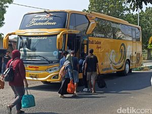 Peternak Telur dari Blitar Berunjuk Rasa di DPR RI: Meminta Perhatian untuk Masa Depan Pangan