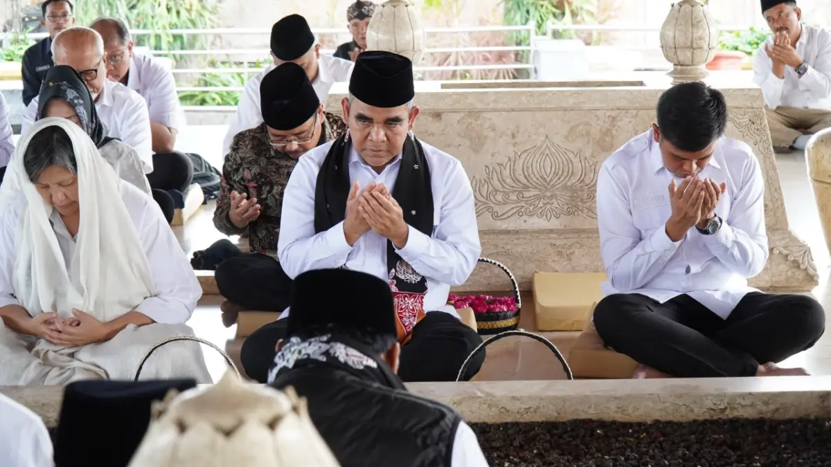 Pimpinan MPR Ziarah di Makam Bung Karno Jelang HUT RI ke-81, Serukan Persatuan di Tengah Isu Demonstrasi