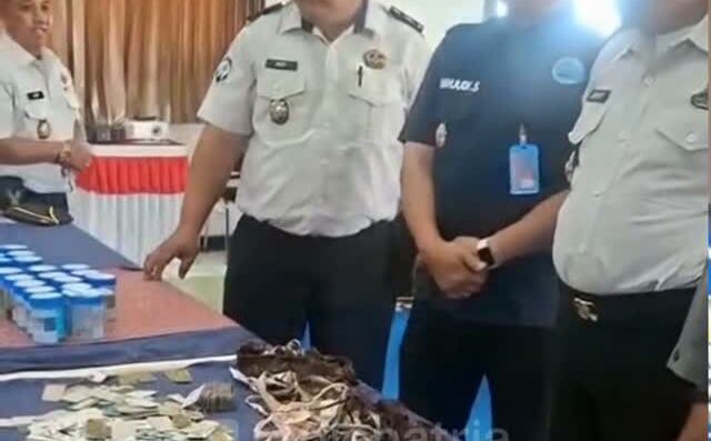 Razia Terpadu LPKA Kelas I Blitar: Puluhan Barang Terlarang Disita, Satu Pegawai Positif Obat Resep