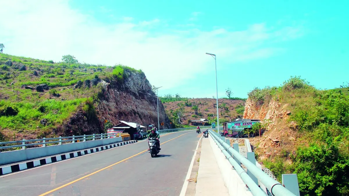 Revitalisasi Jalan Sirip Wisata Pantai Selatan Blitar: Upaya Pemkab Mengoptimalkan Akses Wisata