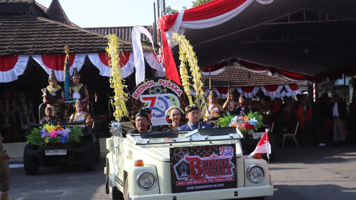 Ritual Bedhol Pusaka Meriahkan Peringatan Hari Jadi ke-702 Kabupaten Blitar