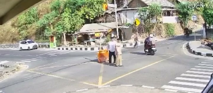 Simpang 4 JLS Tambakrejo: Harusnya Jadi Aman, Kini Justru Jadi Jalur Rawan Kecelakaan