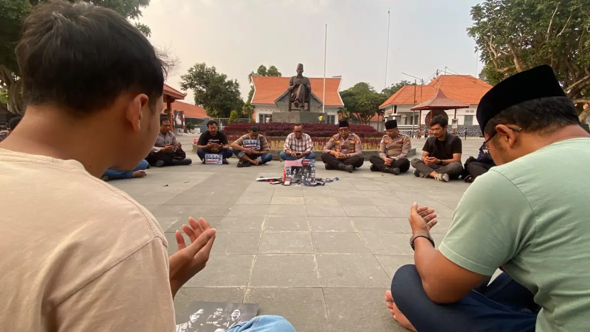 Solidaritas Wartawan Blitar: Doa Bersama untuk Jurnalis yang Hilang Kontak dalam Liputan Erupsi Anak Krakatau