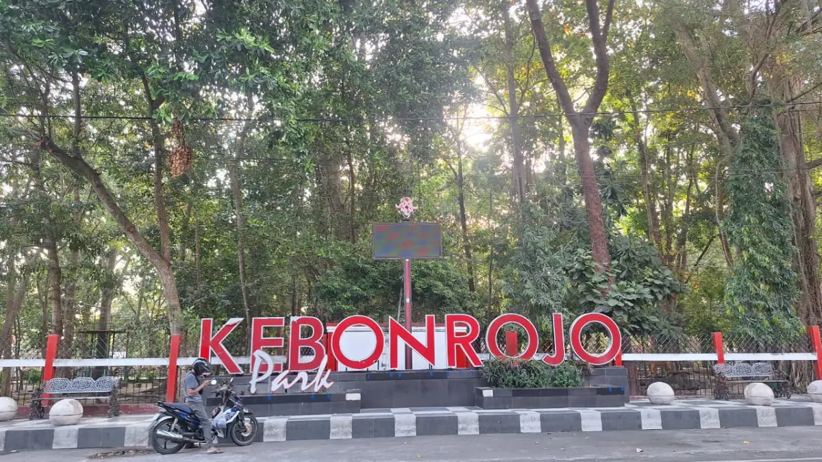Taman Kebonrojo: Destinasi Wisata Edukasi Gratis yang Menarik di Blitar