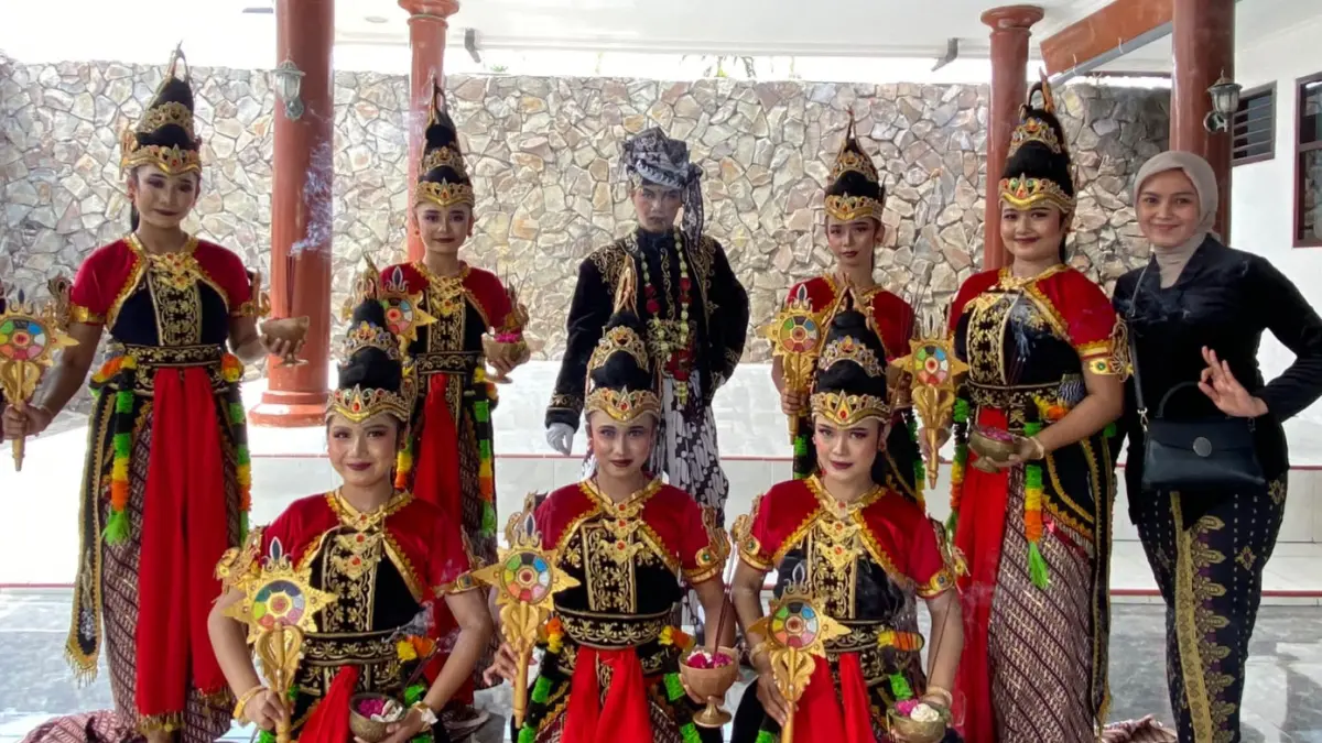 Tari Bedhaya Surya Nareswari: Menggugah Semangat Kepemimpinan Bung Karno di Bumi Blitar