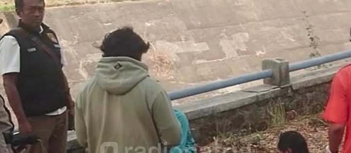 Tragedi Memancing: Pria Asal Tulungagung Tewas Diduga Tersengat Listrik di Waduk Wonorejo