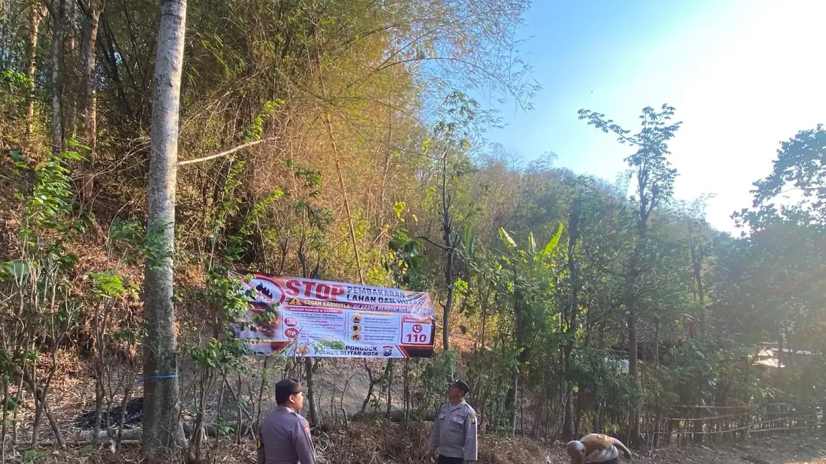 Upaya Kepolisian Blitar dalam Mencegah Kebakaran Hutan di Lereng Gunung Pegat