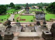 Candi Penataran: Pesona Sejarah Hindu di Lereng Gunung Kelud