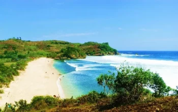Pesona Pantai Pasetran Gondo Mayit di Blitar: Indah Tapi Bikin Merinding?