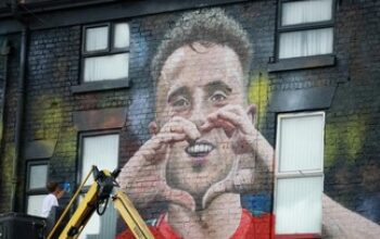 Liverpool Dirikan Patung dan Emblem Khusus untuk Diogo Jota