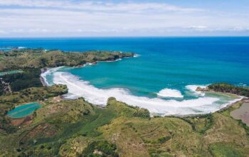 Pantai Serang, Blitar: Ritual, Ombak, dan Jejak Kehidupan di Ujung Selatan