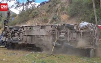 18 Tewas dalam Kecelakaan Bus Tingkat di Pegunungan Andes, Peru