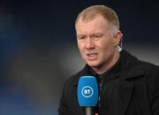 Man United Diprediksi Lebih Baik di Musim 2025/2026, Scholes: Enam Besar Masih Terjangkau