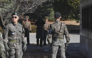 Korsel Tembakkan Tembakan Peringatan ke Arah Tentara Korut di DMZ