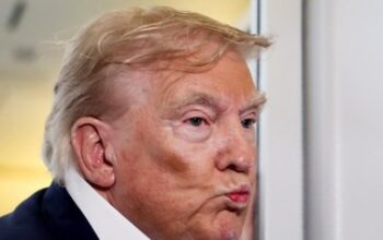 Trump Terapkan Tarif Impor Tinggi untuk Puluhan Negara Mulai Agustus 2025