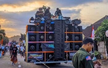 Judul: Regulasi Baru untuk Pembatasan Penggunaan Sound Horeg di Jawa Timur