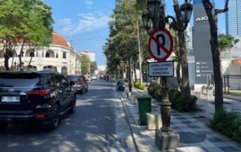 Parkir Tepi Jalan Tunjungan Surabaya Resmi Dilarang, Dishub Siapkan Titik Parkir Resmi