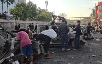 Massa Serang Polres Jaktim, Beberapa Bangunan Rusak dan Kendaraan Terbakar