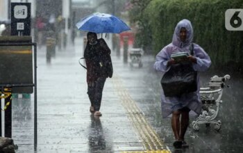 Cuaca Jakarta: Hujan Ringan di Timur, Selatan, dan Utara Malam Ini
