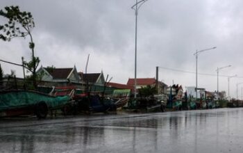 Topan Bualoi Hantam Vietnam, 30 Ribu Warga Dievakuasi dan Satu Tewas