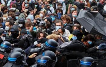 Demo Besar di Prancis, 800 Ribu Orang Protes Anggaran Macron