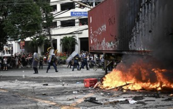 Demo Anti Korupsi Ricuh di Manila, Ribuan Warga Turun ke Jalan