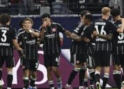 Eintracht Frankfurt Pimpin Klasemen Liga Champions Usai Kalahkan Galatasaray 5-1