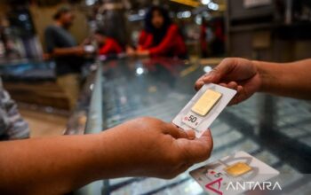 Harga Emas Stabil, Antam Rp2.212.000 per Gram