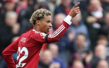 Liverpool Kalahkan Everton 2-1 di Derby Merseyside, Tetap Puncaki Klasemen Liga Inggris