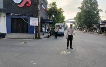 Perempuan Tewas Tertabrak Truk yang Menerobos Lampu Merah di Blitar