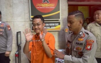 Lokataru Temukan 8 Kejanggalan dalam Penangkapan Delpedro Marhaen dan Rekan-rekan