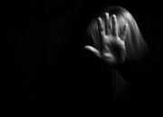 Polisi Inggris Buru Terpidana Pelecehan Seksual yang Salah Bebas dari Penjara