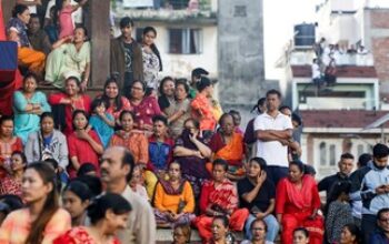 Bocah 2 Tahun Ditanahkan Jadi Dewi Kumari di Nepal dalam Festival Indra Jatra